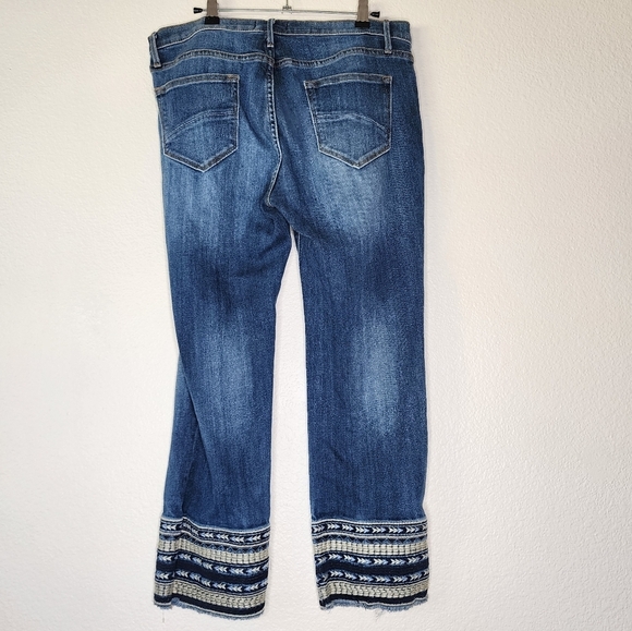 DRIFTWOOD Colette High Rise Straight Leg Cropped Embroidered Jeans 32 - Picture 3 of 5
